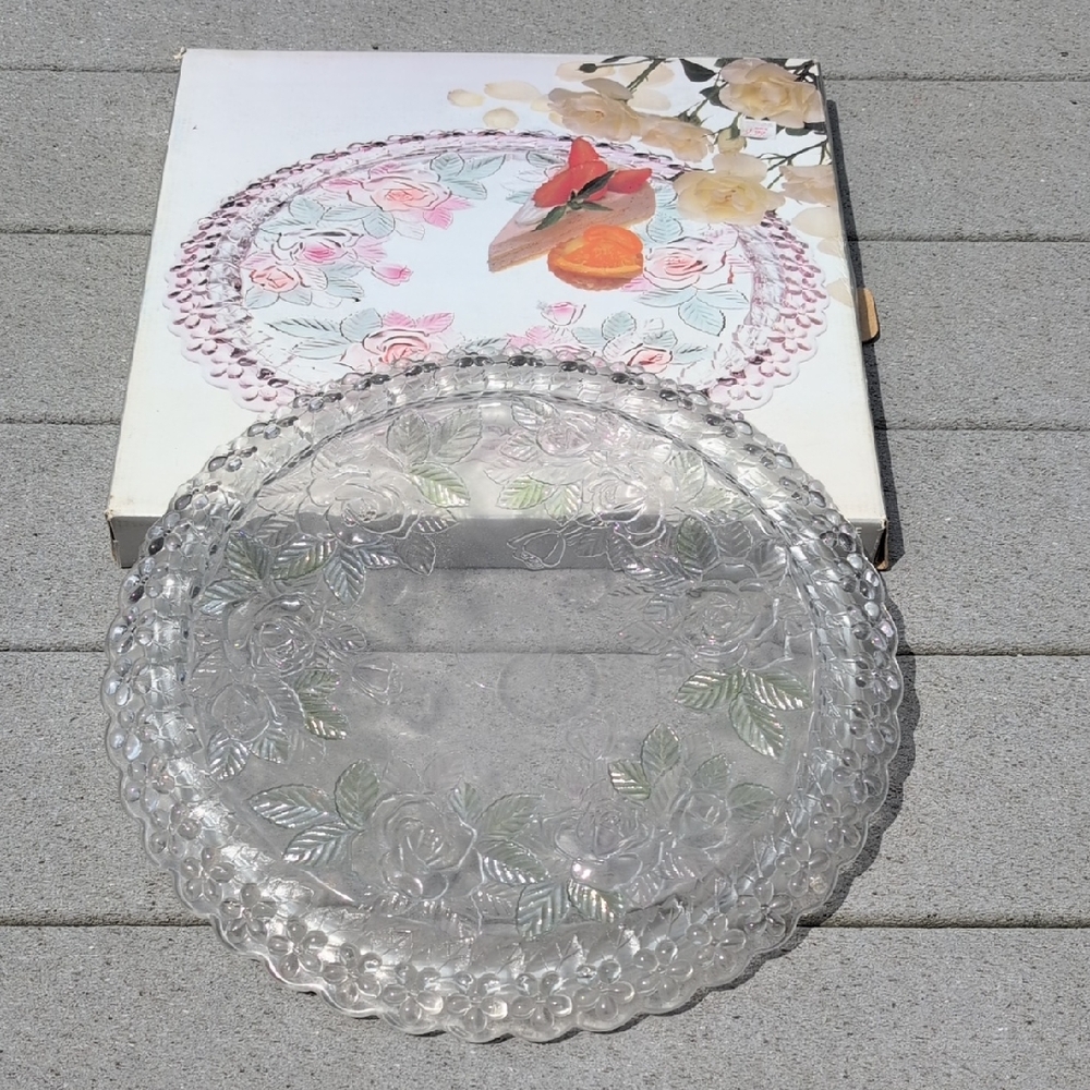NWT Vintage Studio Nova Beauty Rose Cake Plate